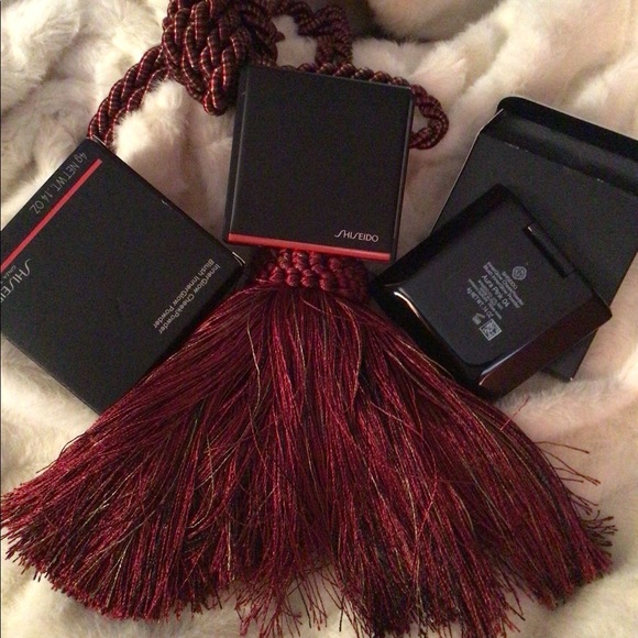 InnerGlow CheekPowder - Picture 7 of 8